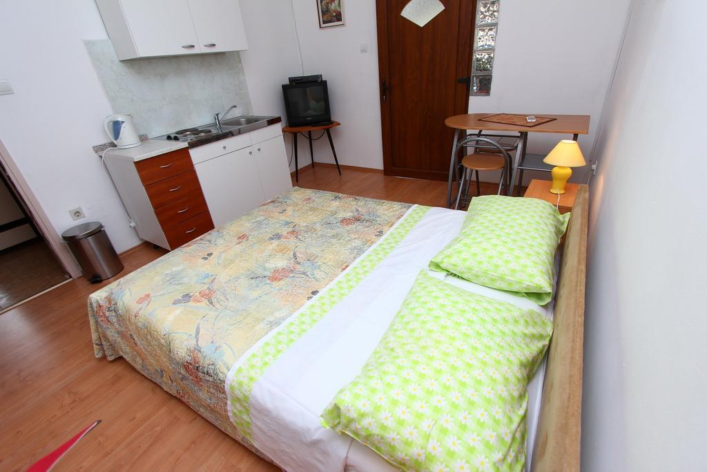Apartments Antolovic Rovinj Quarto foto